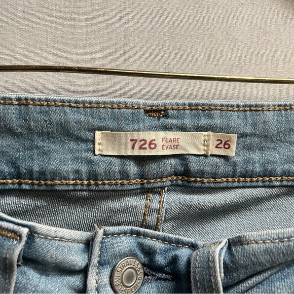 Levis 726 High rise Flare Jeans Light Wash Size 26 - Picture 4 of 9
